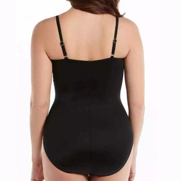 MIRACLESUIT Rock Solid Love Knot One Piece - Picture 2 of 4